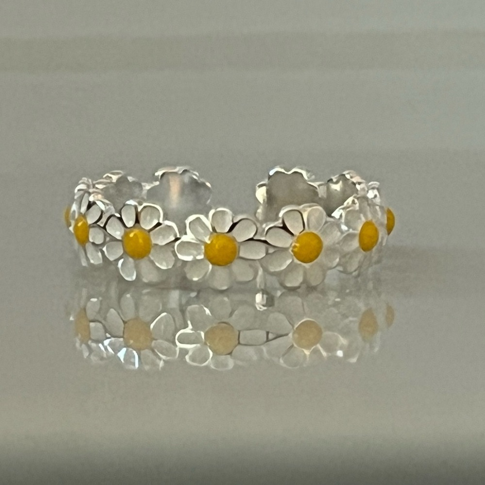 Sterling Silver Daisy Flower Adjustable Ring - Picture 7 of 7